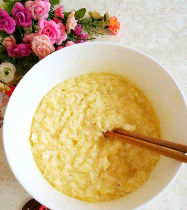 韭菜鸡蛋炒饭步骤3