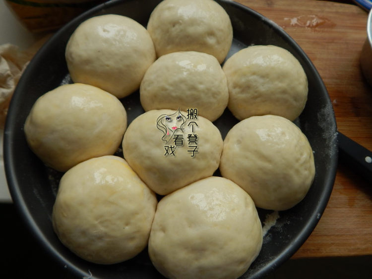 葡萄干小餐包步骤14