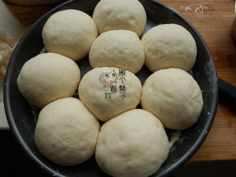 葡萄干小餐包步骤13