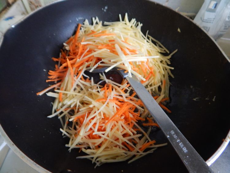土豆蛋皮卷饼步骤6