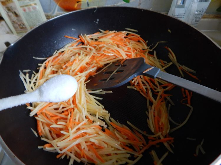 土豆蛋皮卷饼步骤7