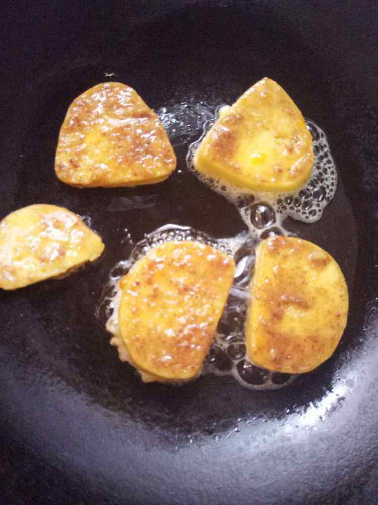 椒盐煎馍片步骤6