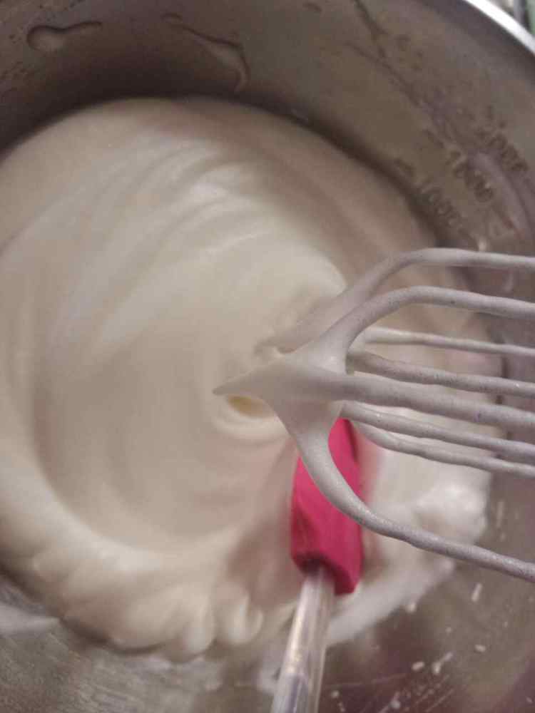 蓝莓果酱蛋糕卷步骤7