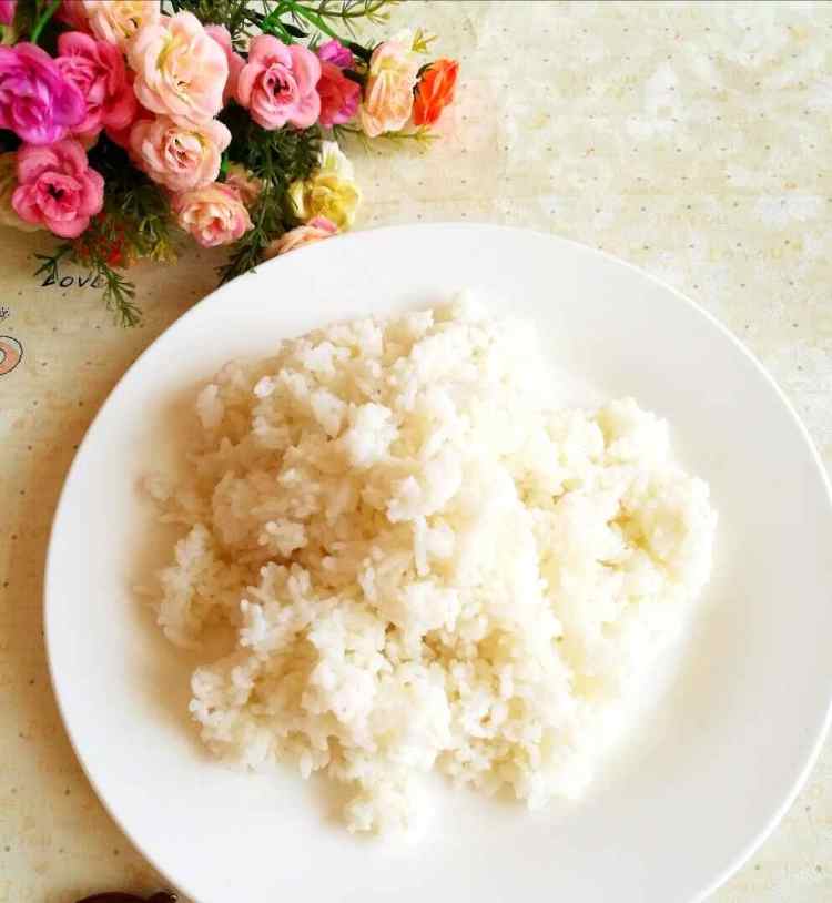尖椒鸡蛋炒饭步骤1