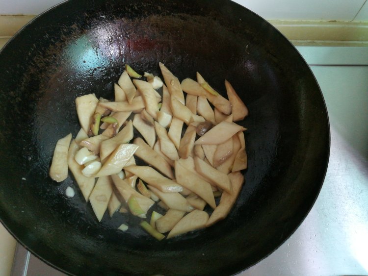 鲍菇番茄炒鸡蛋步骤6