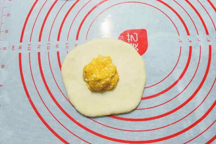 南瓜咸蛋馅餐包步骤9