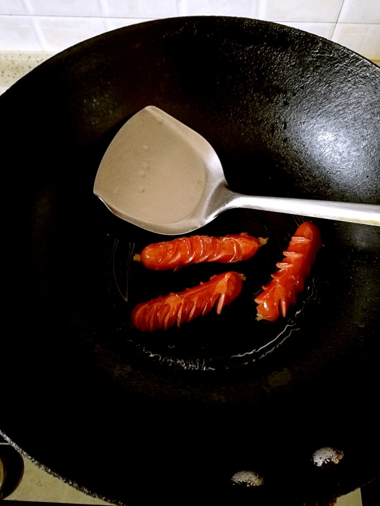 沙拉酱脆皮肠小包菜餐步骤11