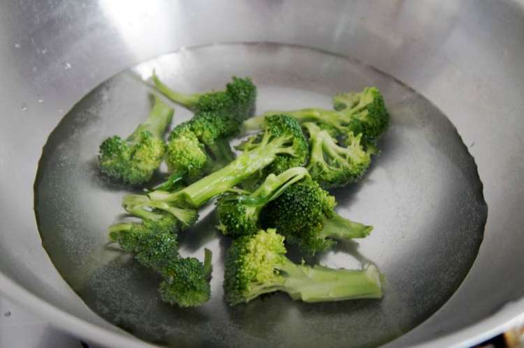 蔬菜酸奶沙拉步骤3