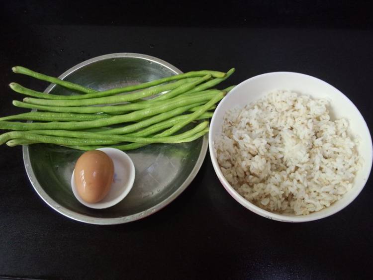 豇豆蛋炒饭步骤1