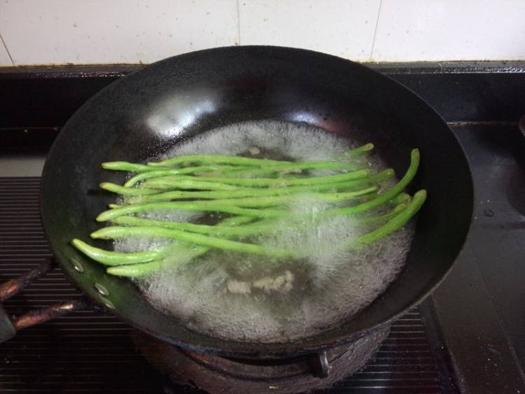豇豆蛋炒饭步骤2
