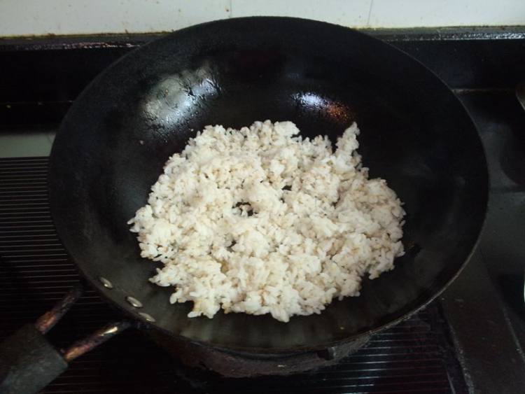 豇豆蛋炒饭步骤5