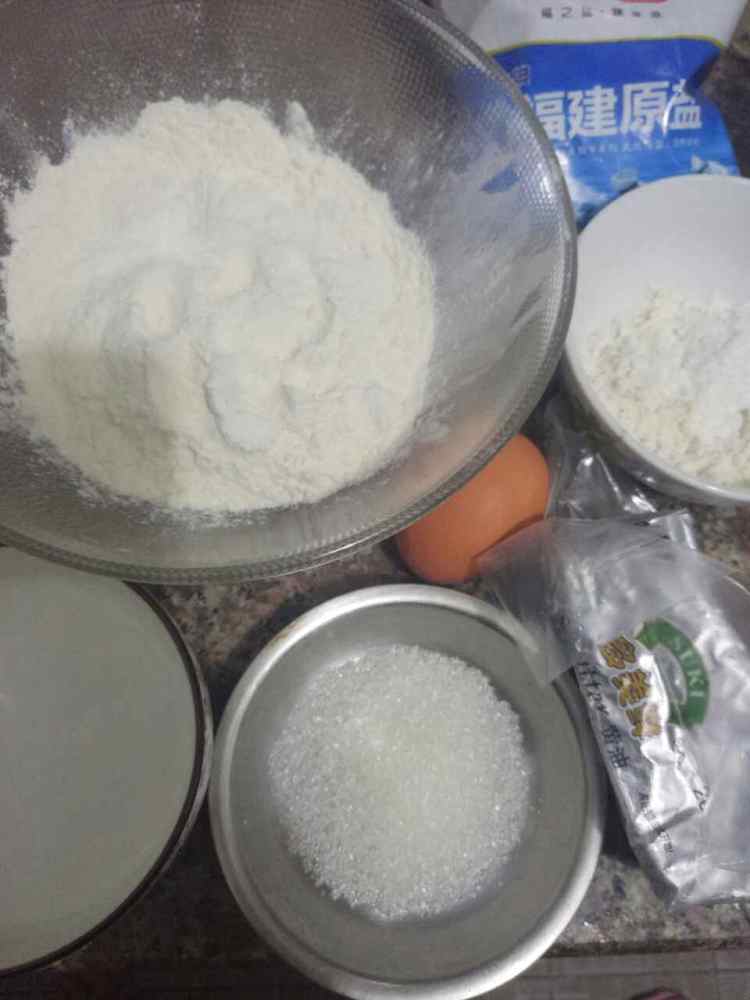 蔓越莓优格小面包步骤1