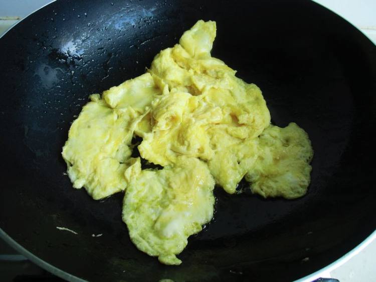 香干鸡蛋炒韭苔步骤4