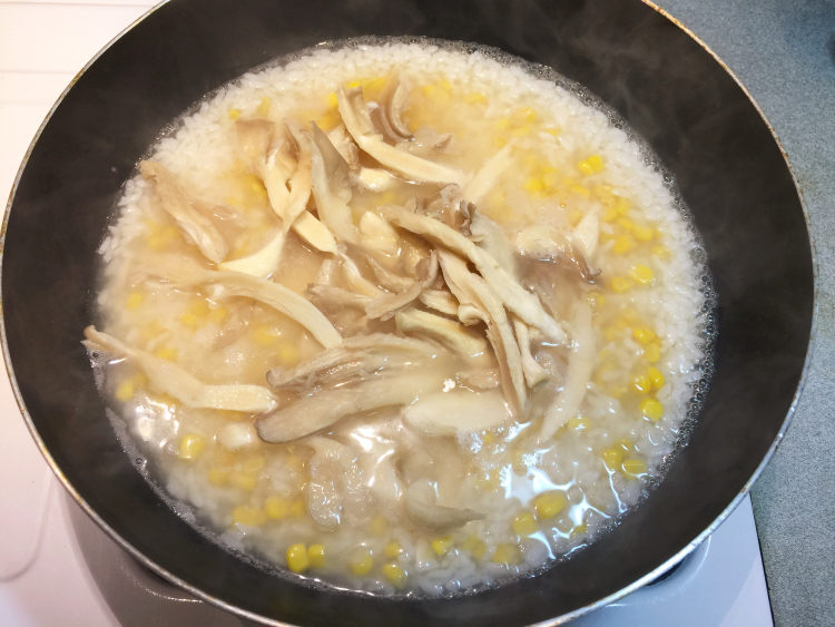 鸡肉玉米菇菇粥步骤8