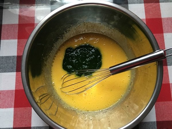 菠菜翠绿戚风蛋糕步骤6