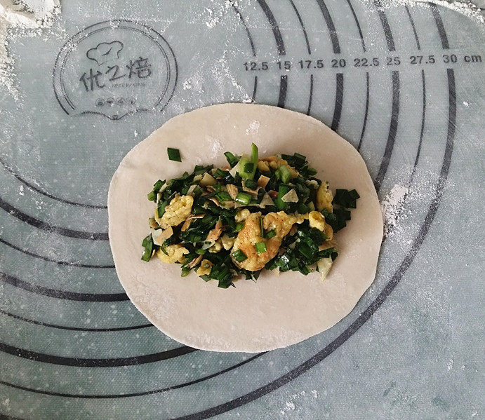 豆腐锅巴韭菜盒子步骤17
