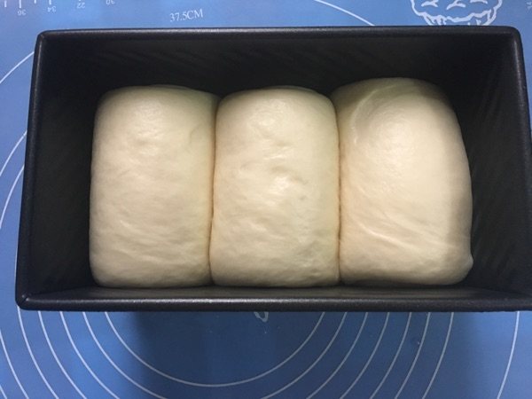 百变造型吐司步骤14