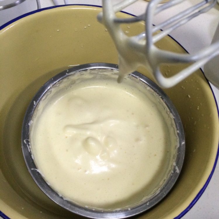 蜂蜜无水蛋糕步骤6