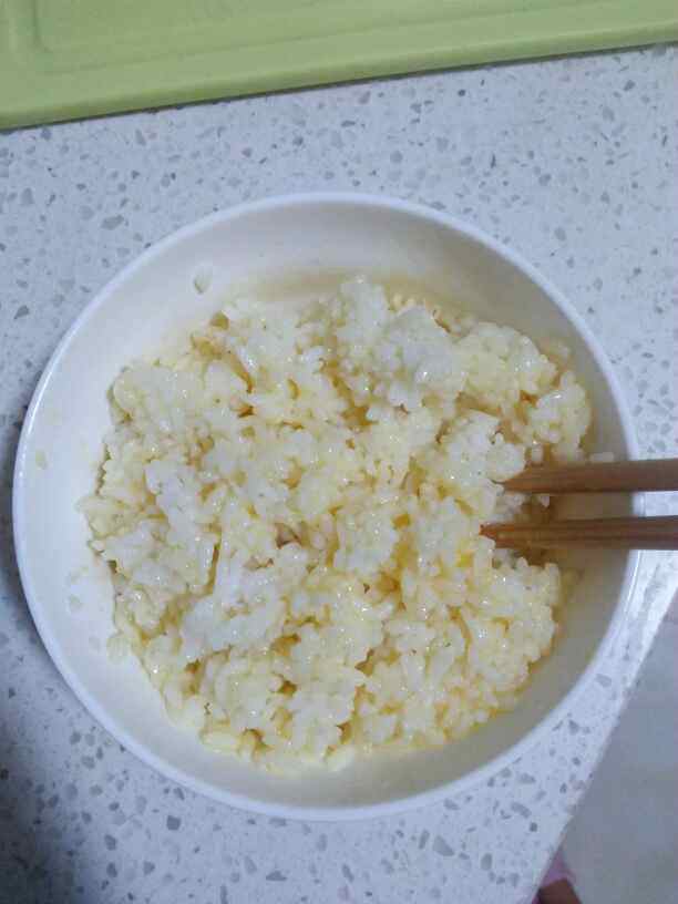 西红柿炒饭步骤2