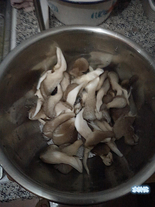 炸鲜蘑步骤2