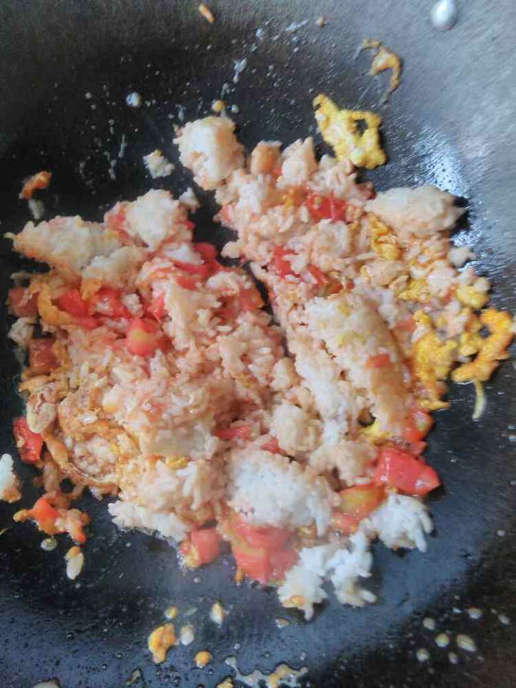西红柿鸡蛋炒饭步骤8