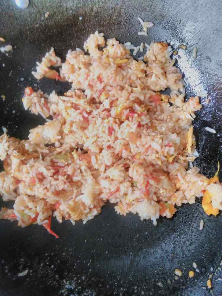 西红柿鸡蛋炒饭步骤10