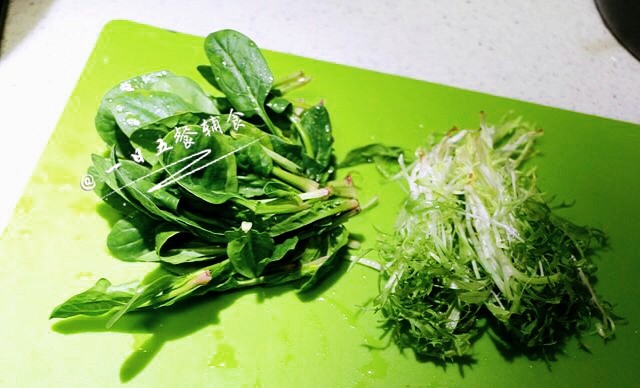 菠菜豆渣饼步骤2