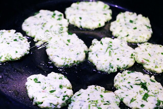 菠菜豆渣饼步骤6