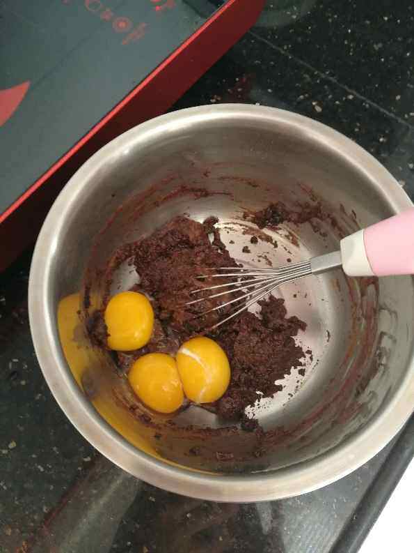 可可烫面戚风蛋糕步骤5