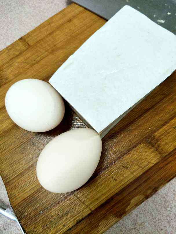肉糕鸡蛋炒饭步骤1