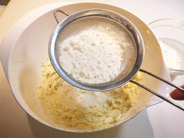 葡萄干小饼干步骤7