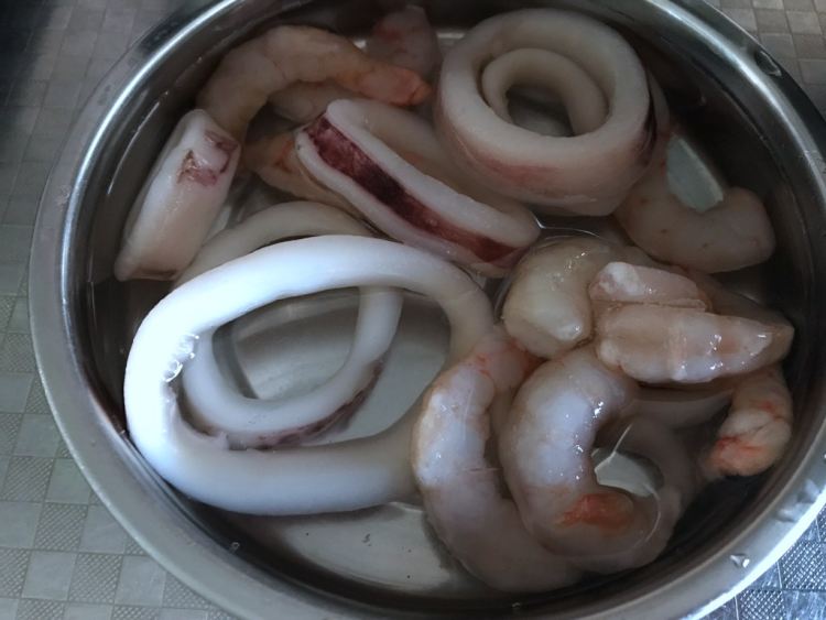 #盛夏餐桌#香草海鲜面步骤2