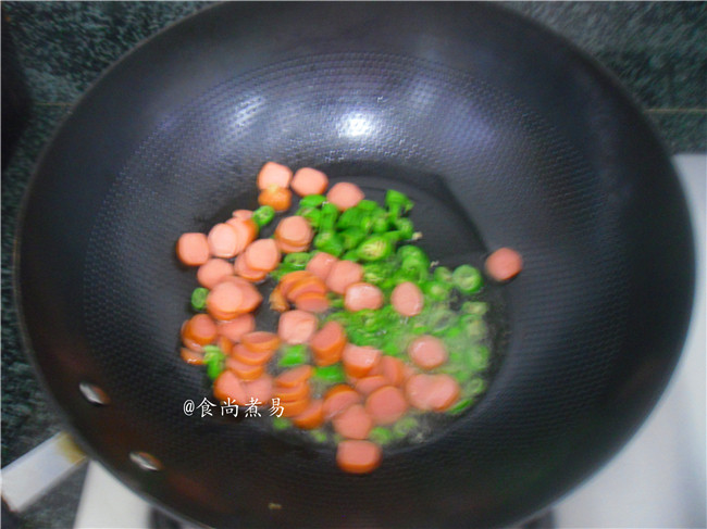 鸡蛋脆皮肠#盛夏餐桌#步骤2