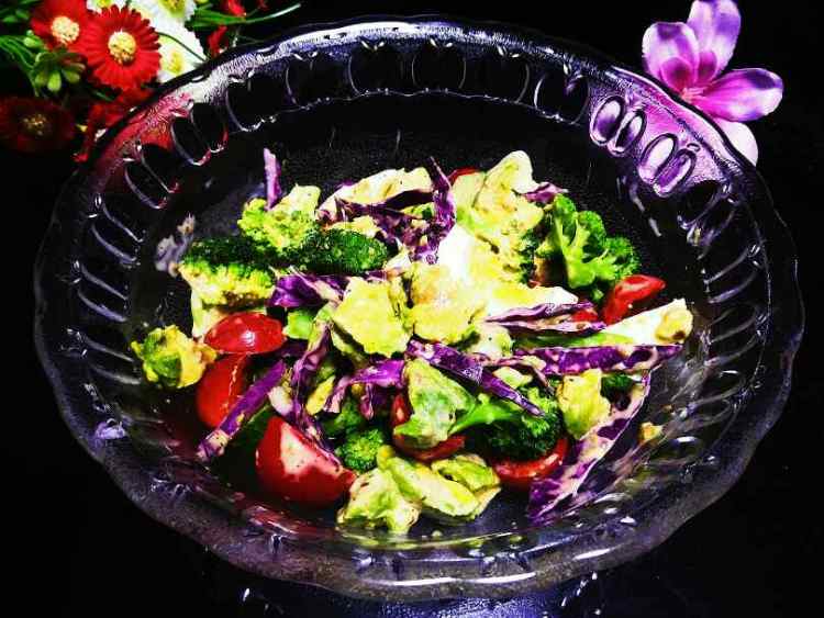 牛油果鸡蛋蔬菜沙拉步骤10