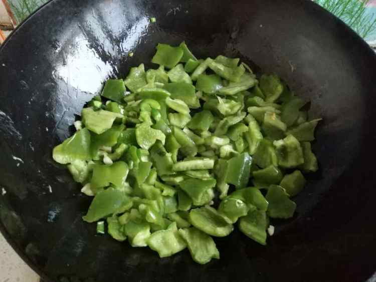 青椒鸡蛋盖饭步骤4