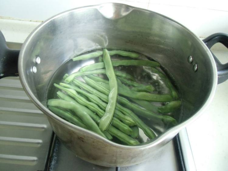 豆角炒鸡蛋#盛夏餐桌#步骤2