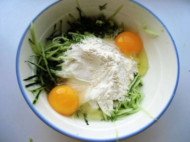 黄瓜鸡蛋饼#盛夏餐桌#步骤5