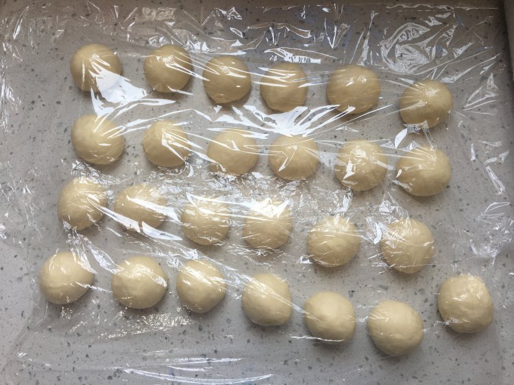 六一特制蜂蜜餐包步骤6