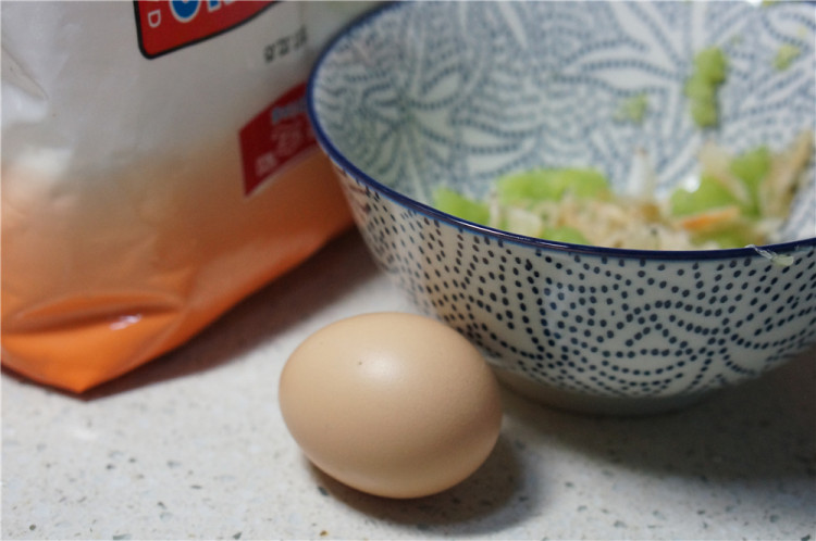 #盛夏餐桌#虾皮黄瓜蛋步骤1