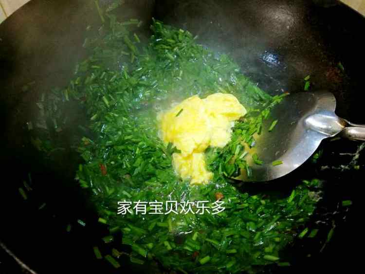 辣椒酱炒韭菜鸡蛋步骤7