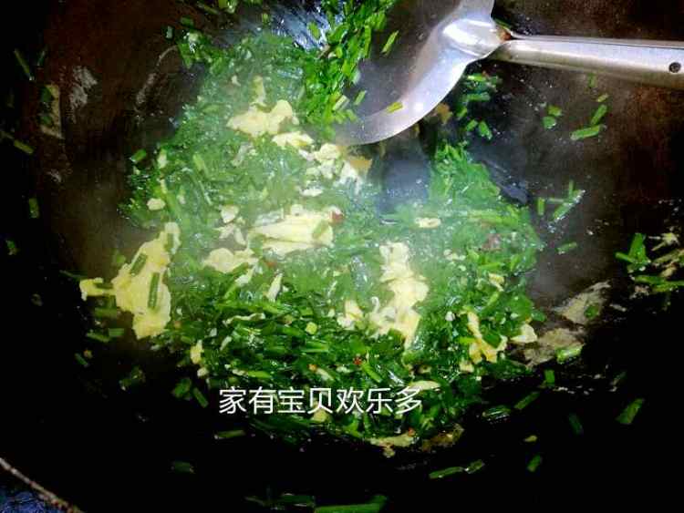 辣椒酱炒韭菜鸡蛋步骤8