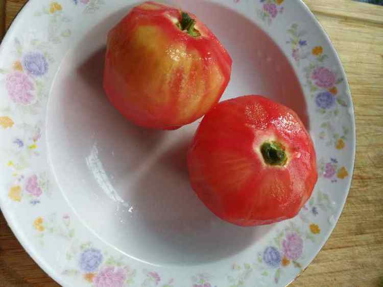 西红柿豆腐羹步骤1