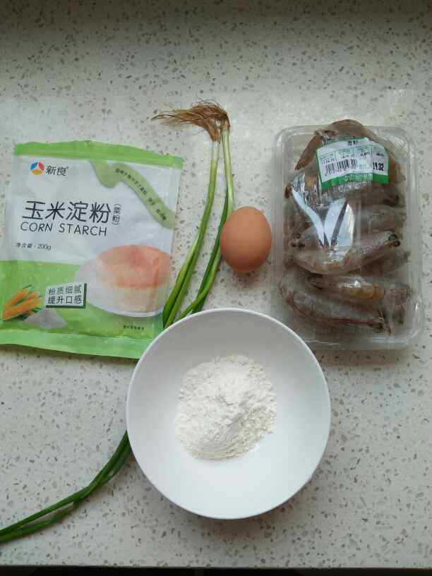 葱香虾仁步骤1