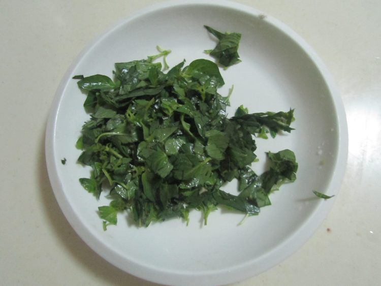 荆芥面托步骤2