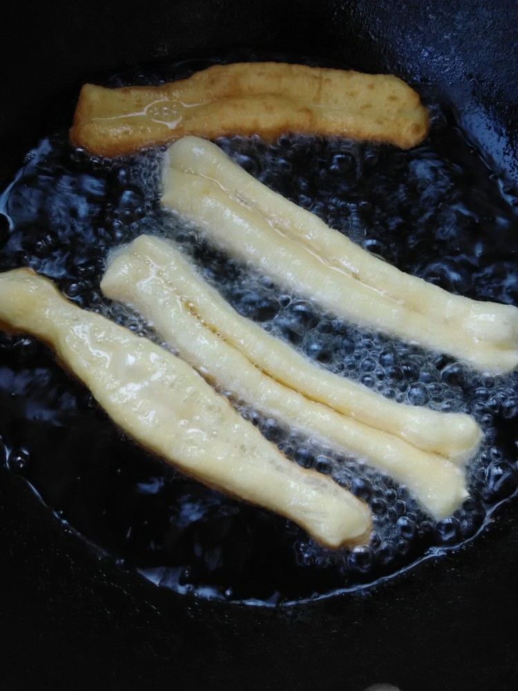 家庭炸油条步骤9