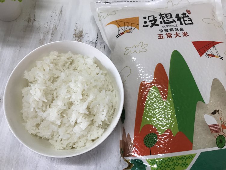 不用捏的饭团步骤1