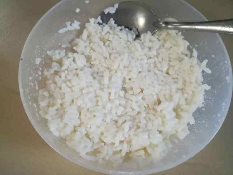 山楂糕牛奶炒饭步骤2