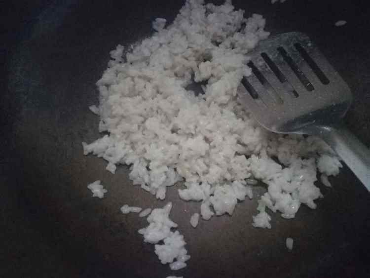 山楂糕牛奶炒饭步骤6