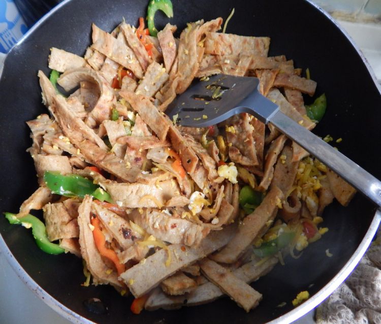 青椒鸡蛋炒饼步骤12