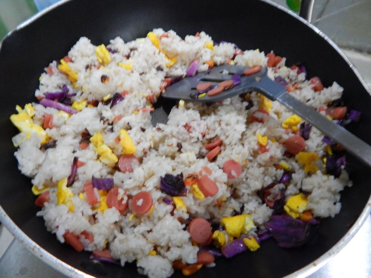 紫甘蓝蛋炒饭步骤12